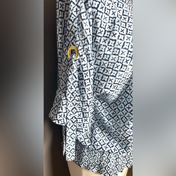 Michael Kors Women’s Top Blouse Blue & White Short Sleeve Size S Ruffle - Picture 4 of 11